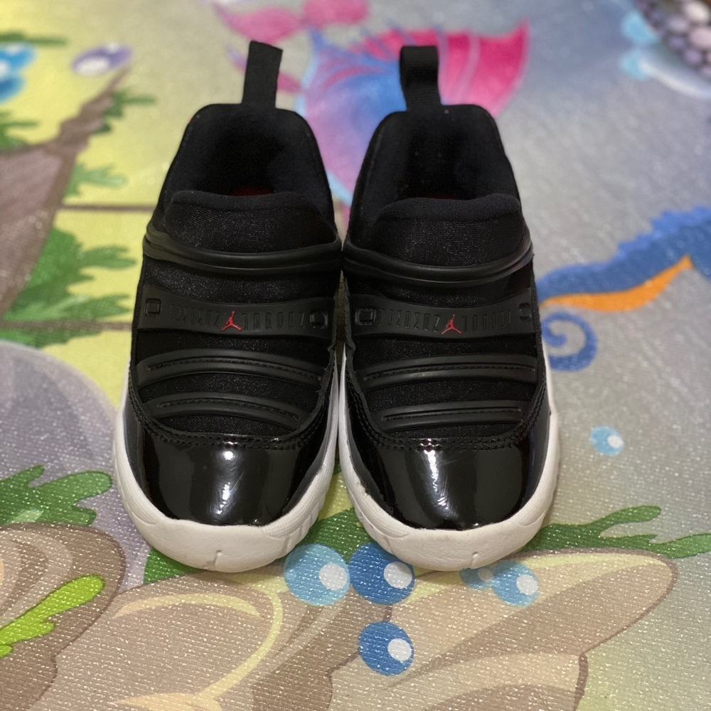 My sons gently worn shoes!
